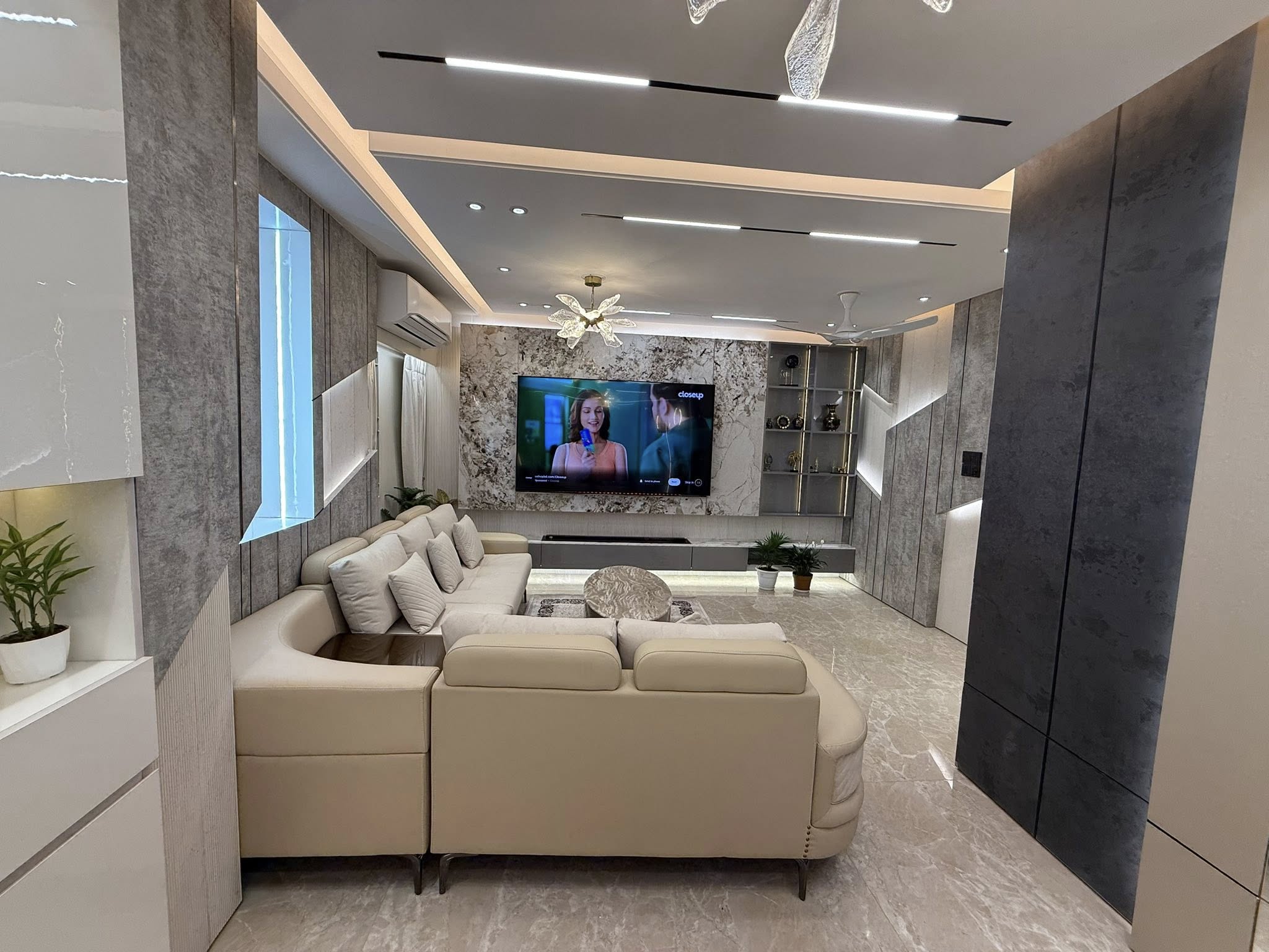 Premium Family Lounge